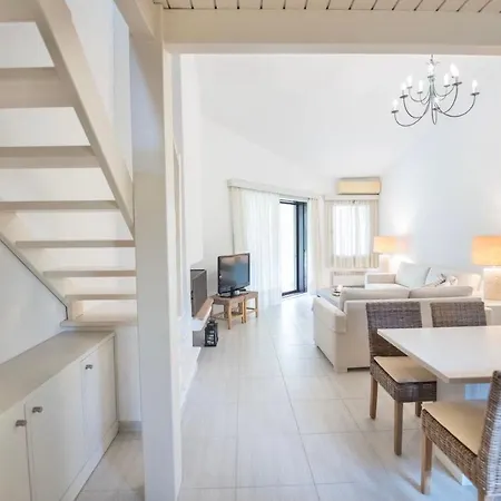 Armonia By Halu! Sani Villa